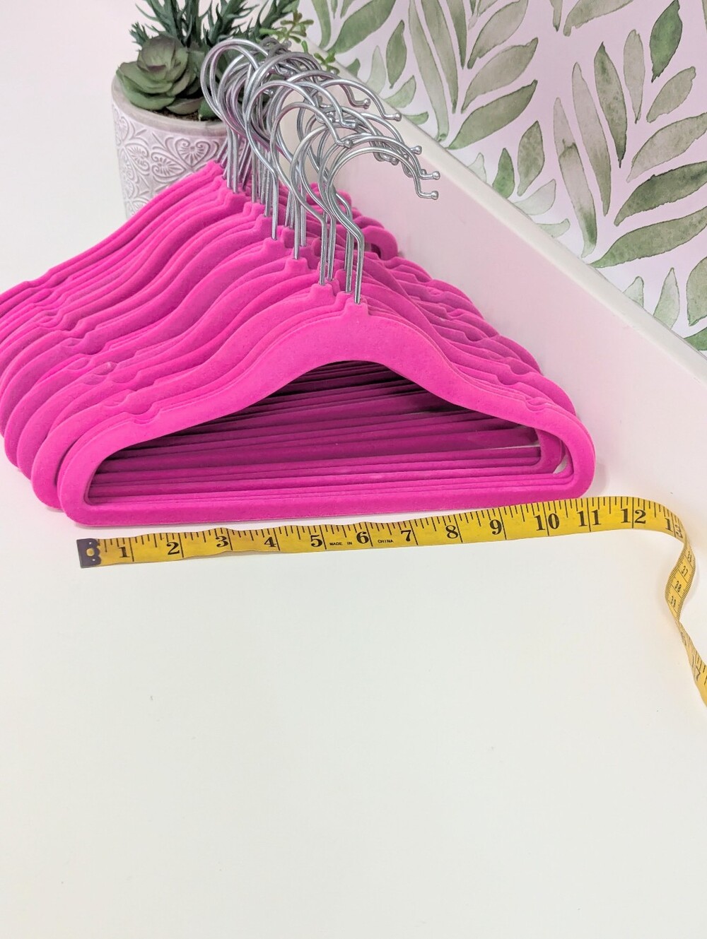 Set of 27 hot pink velvet flocked Girl’s hangers Slim Line Kids Size - Picture 4 of 4